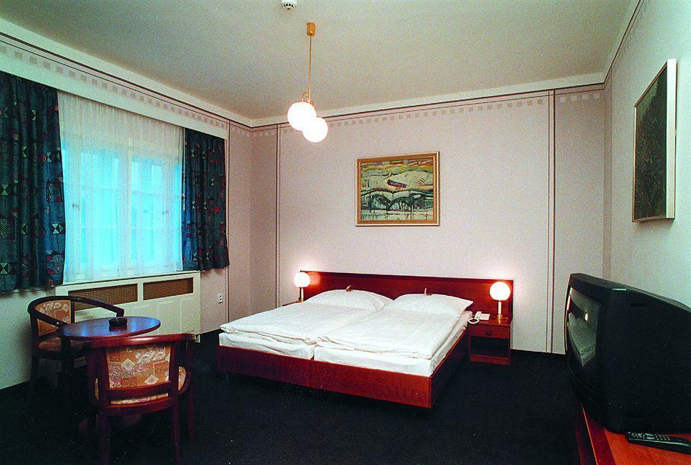 Art Deco Hotel Hoffmann Кладно Екстериор снимка