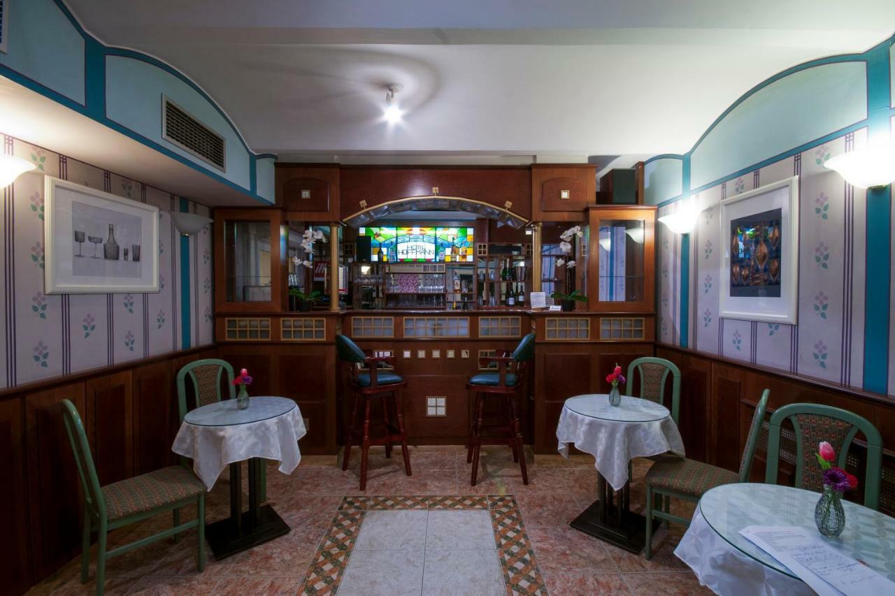 Art Deco Hotel Hoffmann Кладно Екстериор снимка