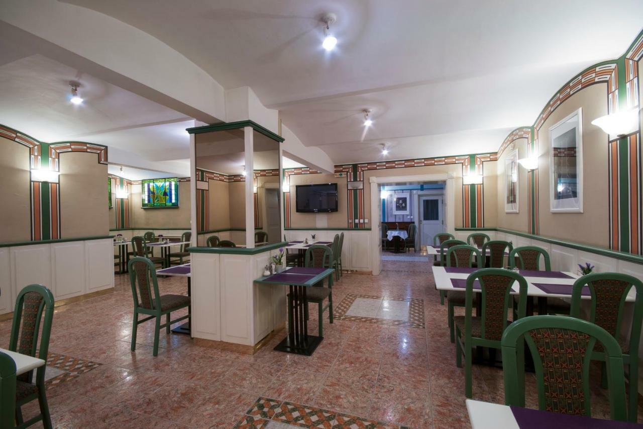 Art Deco Hotel Hoffmann Кладно Екстериор снимка